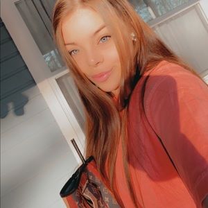 Meet your Posher, Kayla